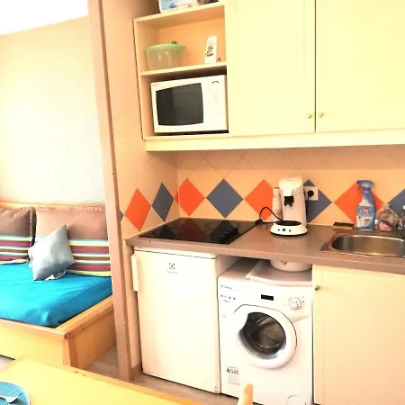 Sleep In Between Sea And Mountains Apartment