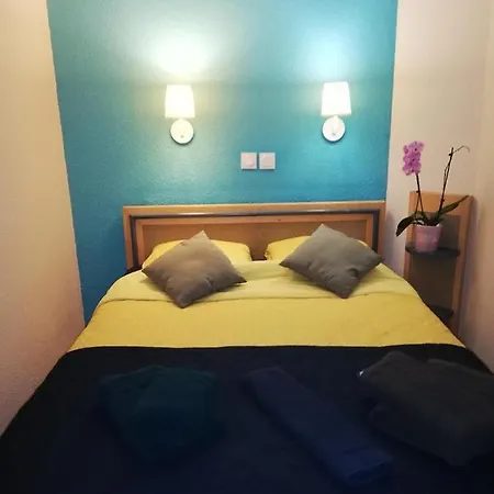 Apartment Sleep In Between Sea And Mountains Cannes